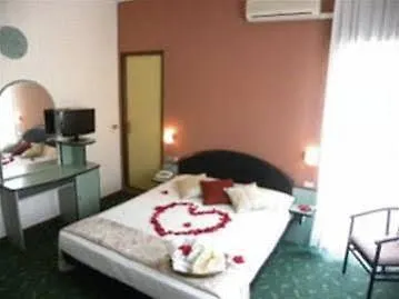 Amico 3* تّشيرفييا